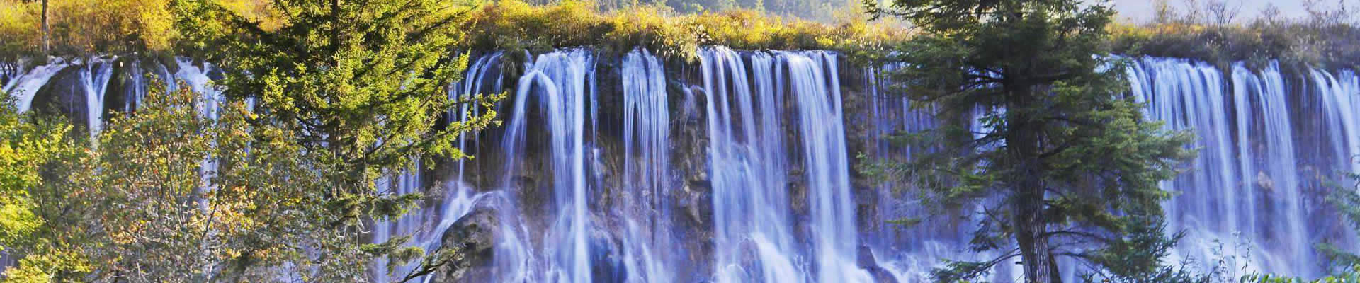 By taking this 4 days Jiuzhaigou photography tour with our local travel expert to explore the most attractive part of the Jiuzhaigou at Shuzheng Valley, Rize Valley, Zechawang Valley. What's more, this Jiuzhaigou photography tour can be customized depending on what photos you want to take, and on the weather condition when you go. 