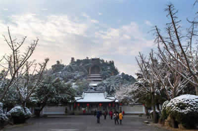 Rongxian Buddha Statue