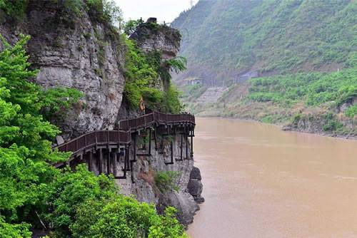 Bright Moon Gorge