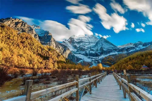 4 Days Daocheng Yading Hiking Tour from Chengdu by Flight