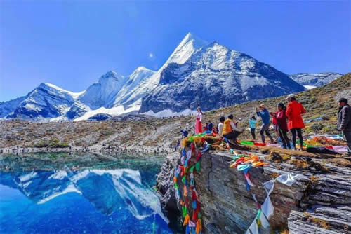 5 Days In-depth Daocheng Yading Trekking Tour from Chengdu