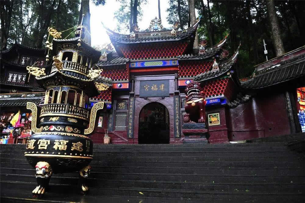 One Day Off The Beaten Track Chengdu Tour with Tea and Taoist Culture