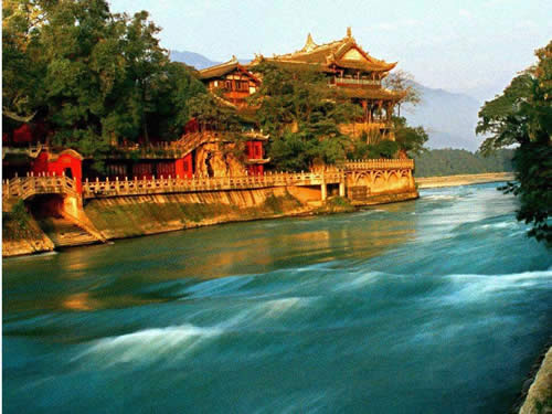 One Day Dujiangyan Dam & Qingcheng Mountain Sightseeing Tour