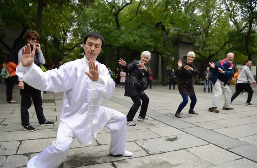Half-Day Private Tour with Taichi Class
