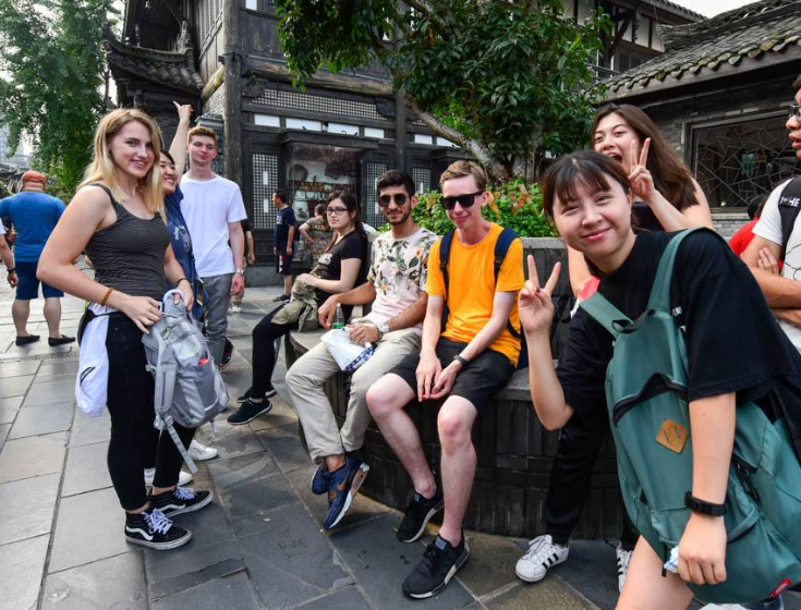 Private Chengdu Tour Guide/Translator/Interpreter Service