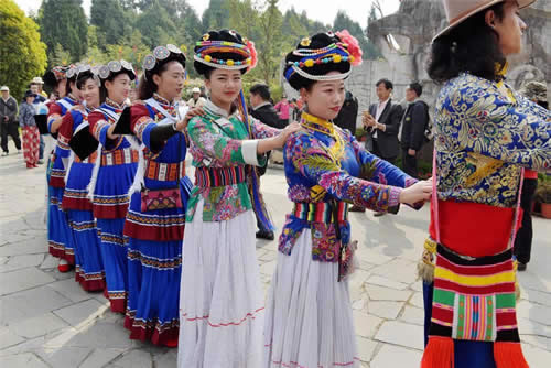 Uncover Yunnan’s Ethnic Riches on a 5-Day China Minority Tour Full of History and Nature (Kunming / Yuanyang / Jianshui / Kunming) 