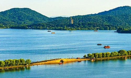9-Day Shanghai, Suzhou, Hangzhou & Huangshan Tour: Culture & Nature