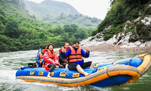 Discover Culture and Nature: Zhangjiajie Private Tour to Tujia Folk Custom Park and Maoyan River