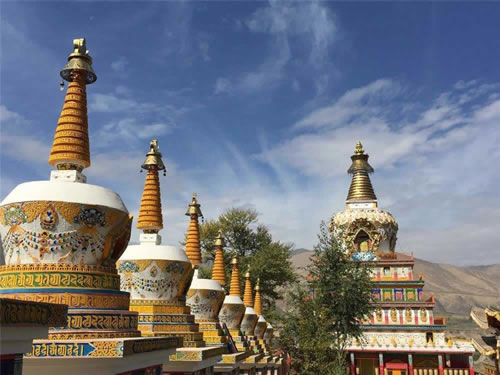 Sacred Peaks & Living Traditions: 10-Day Yunnan Guizhou Minorities Tour
