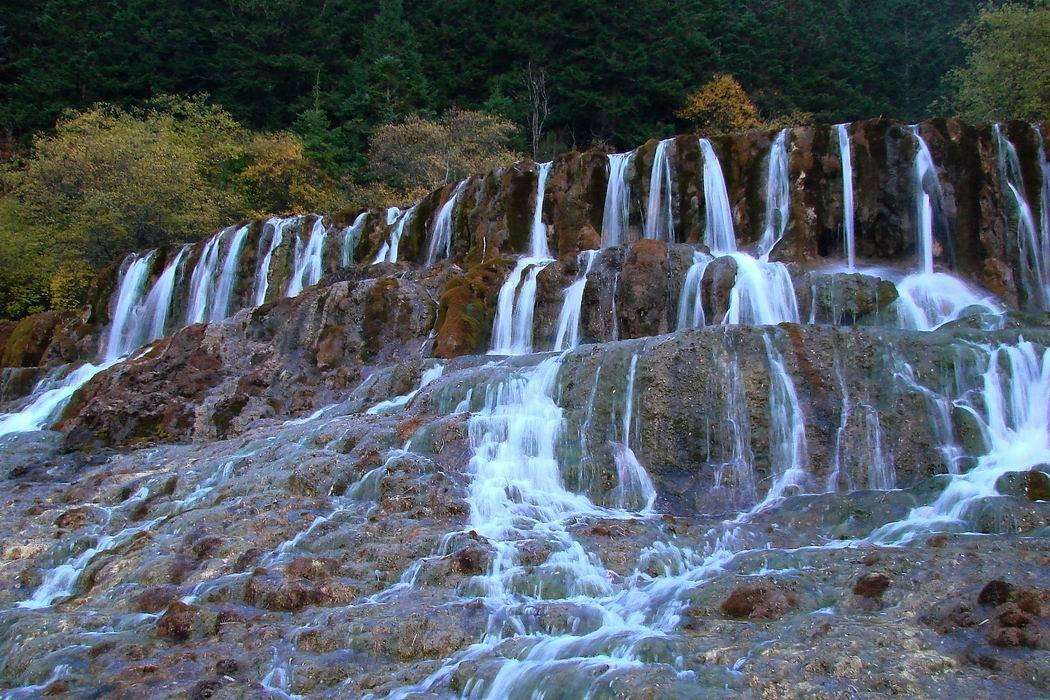 Huanglong_National_Scenic_reserve_1.jpg