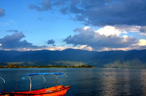 Qionghai_Lake_2.jpg