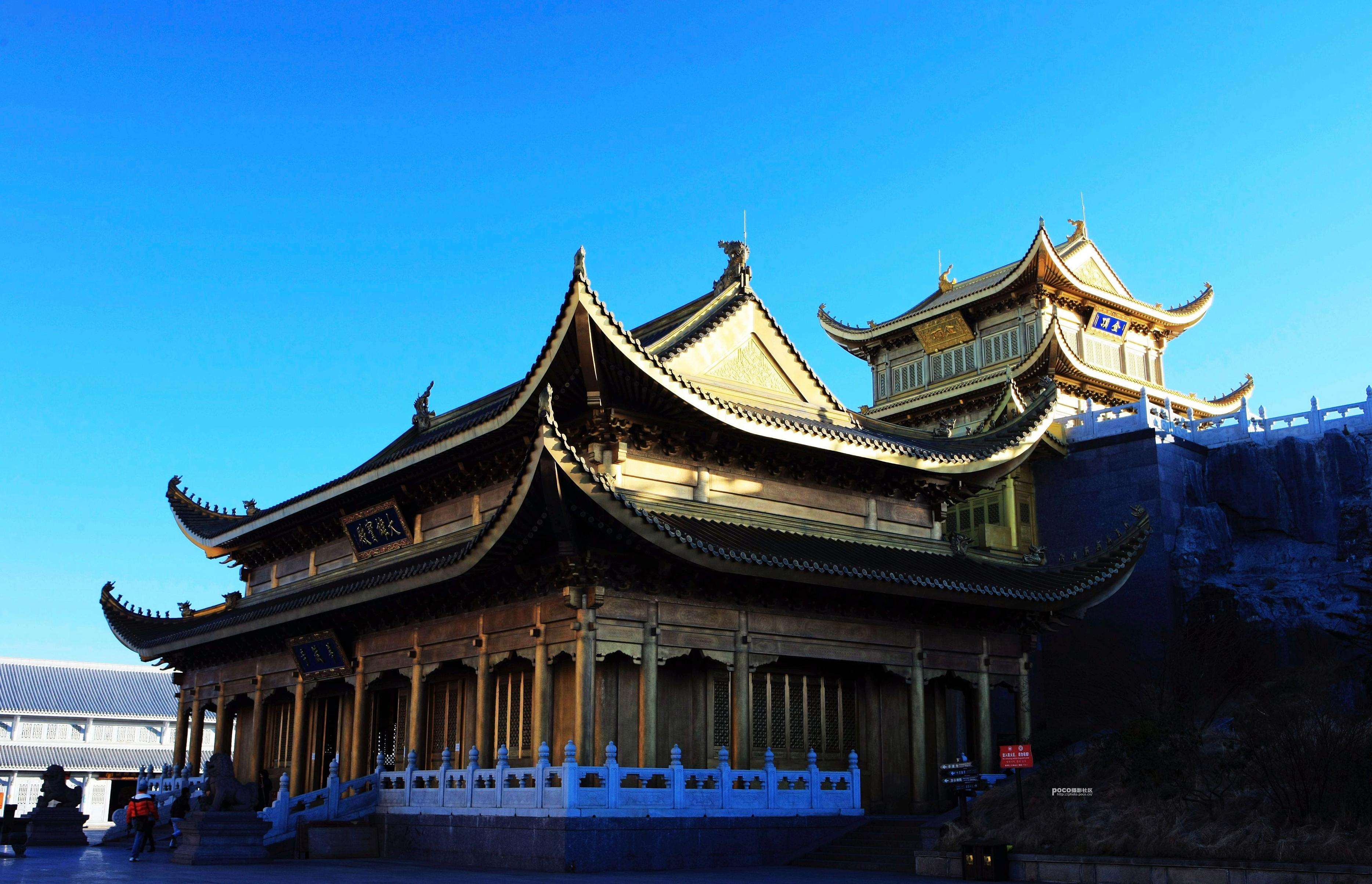 Emeishan_Great_Buddha_Temple.jpg