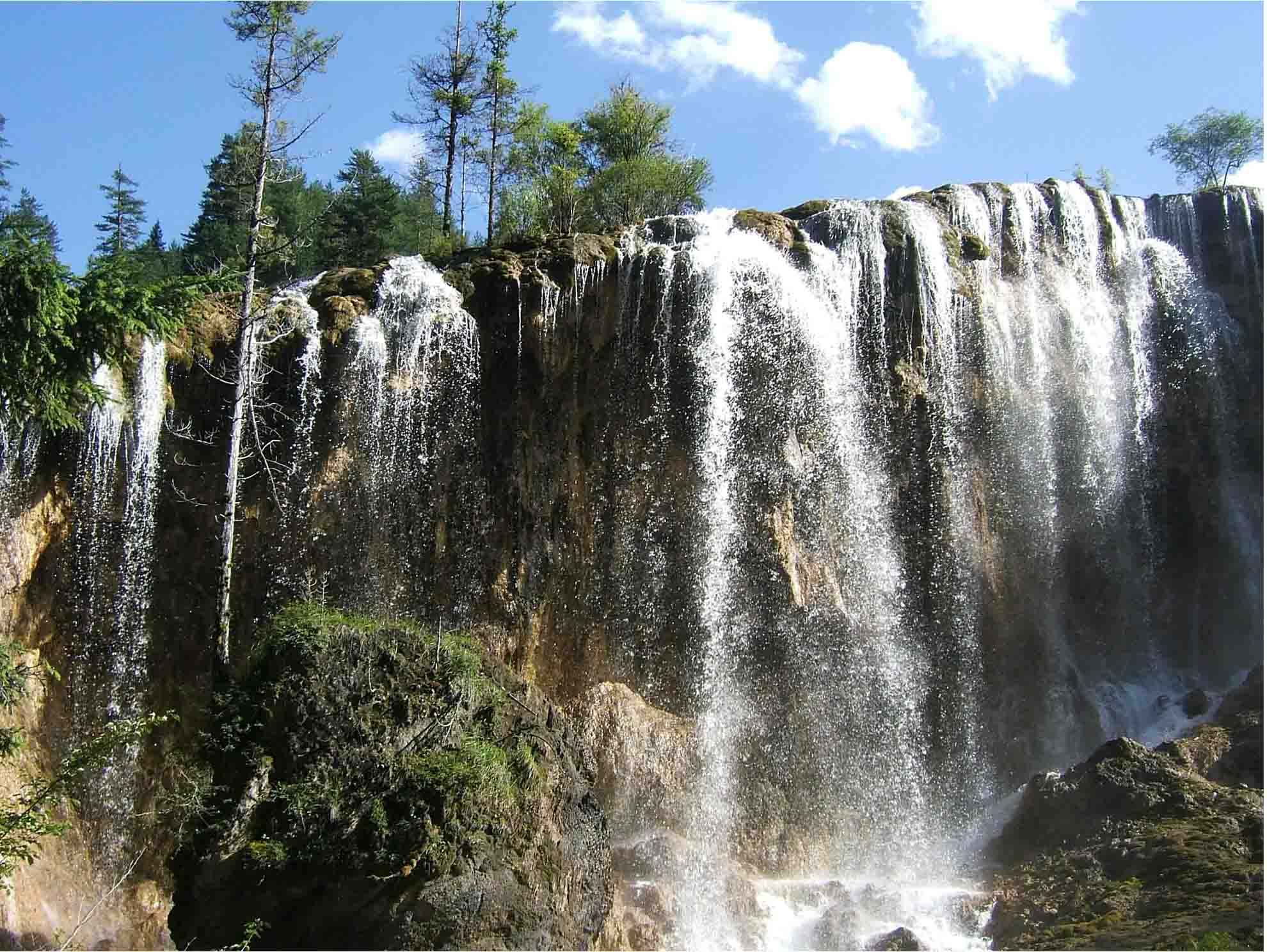 Pearl_Shoal_Waterfalls_1.jpg