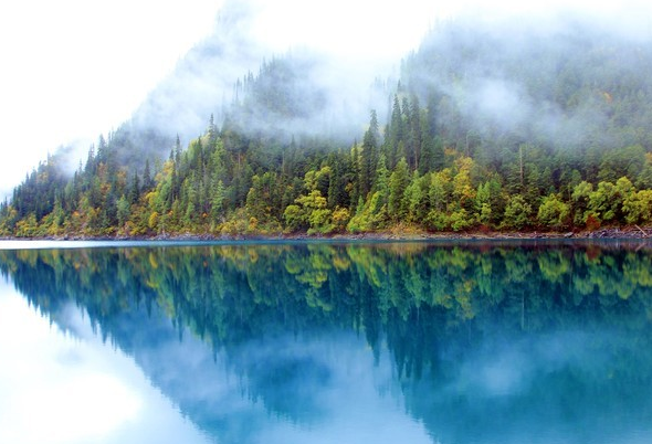 Jiuzhaigou Valley.png