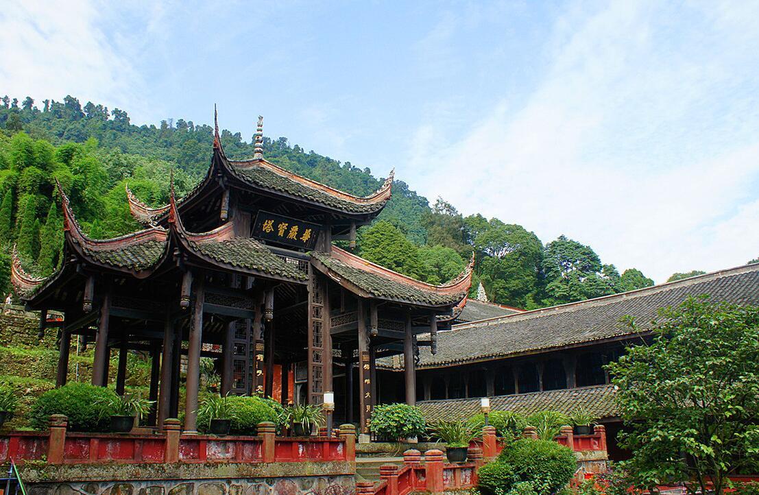 things_to_see_in_emei_mountain2