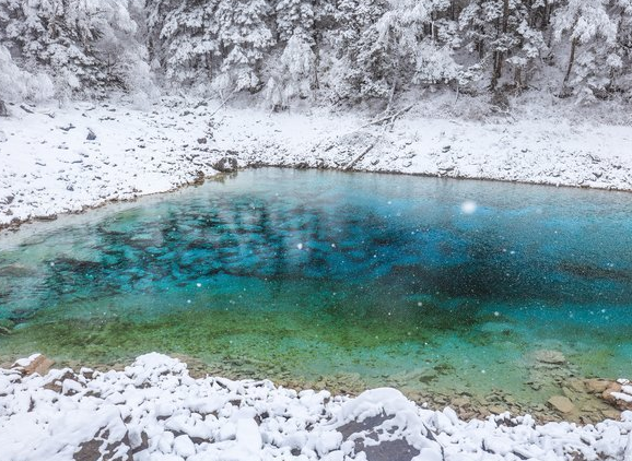 Jiuzhaigou Valley_02.png