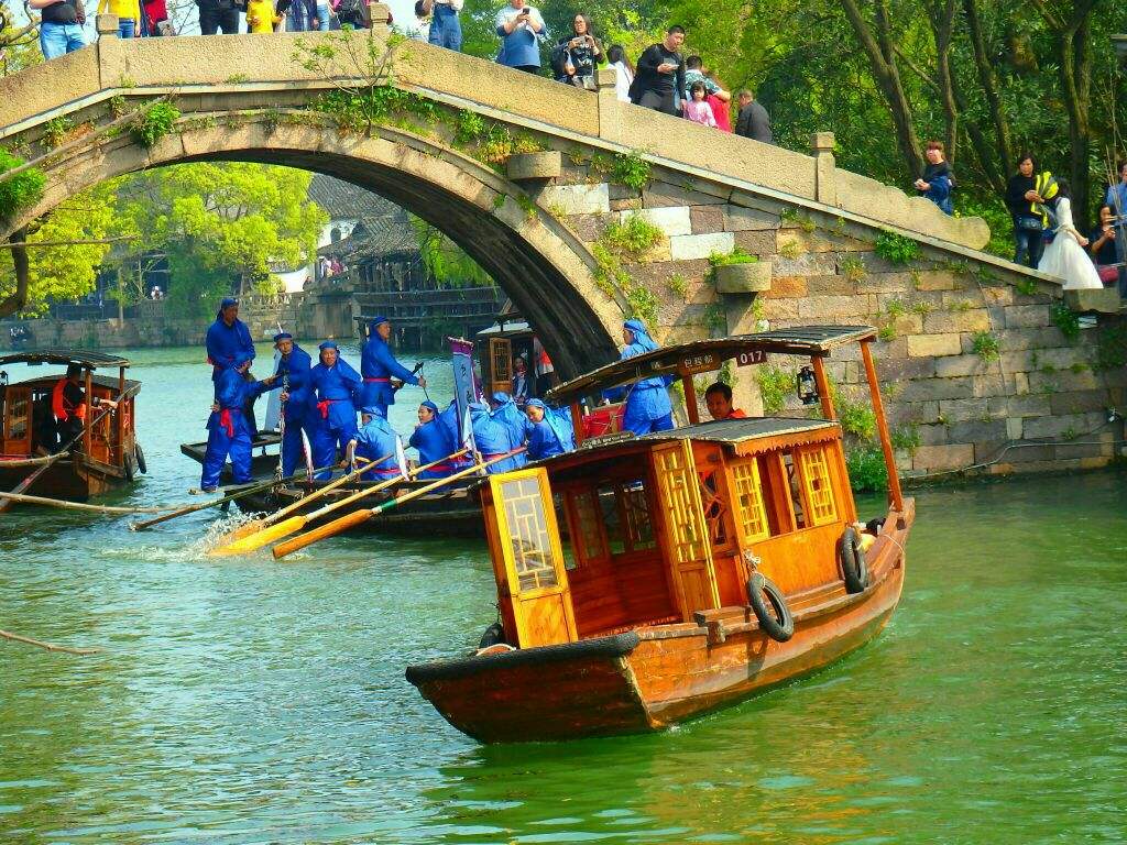 Wuzhen_Boat_Cruise.jpg