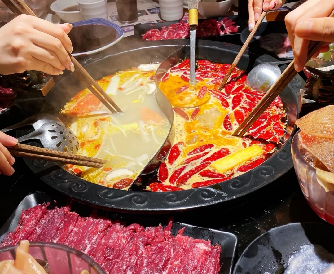 chengdu hot pot restaurant_02.jpg