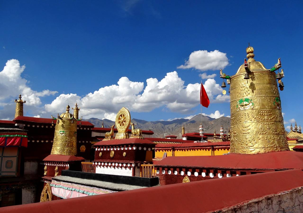 Jokhang_Monestery_1.jpg