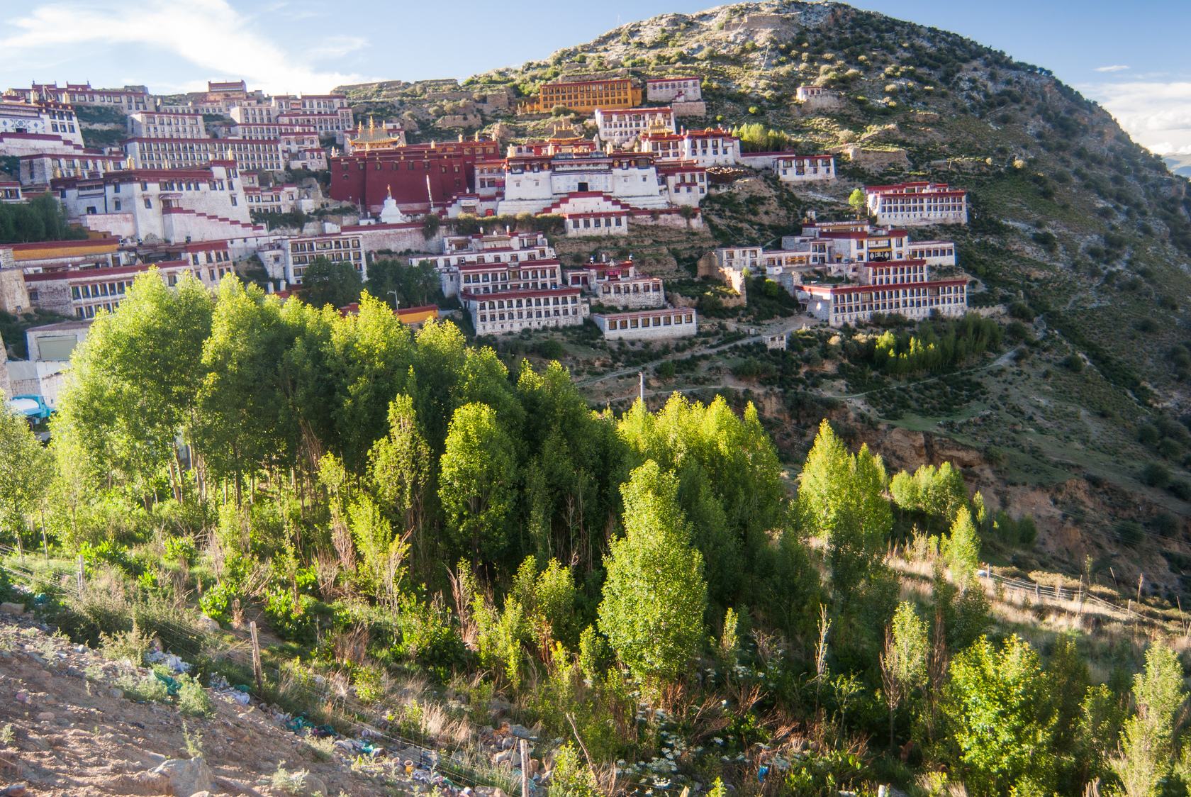 Ganden_Temple_1.jpg