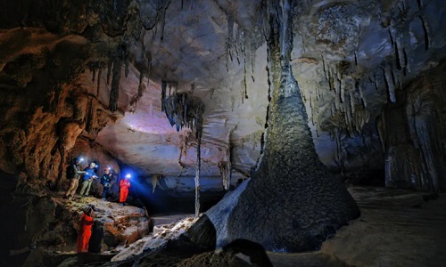 Cave-Exploration-Yangshuo