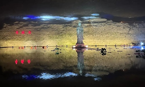 jinfo-mountain-cave