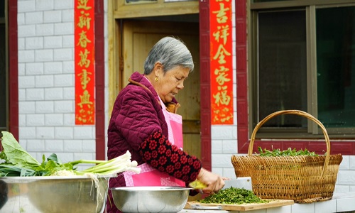 Country-Style-Cooking-with-a-Local-Family