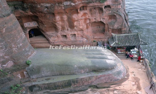 Leshan-Giant-Buddha-Feet