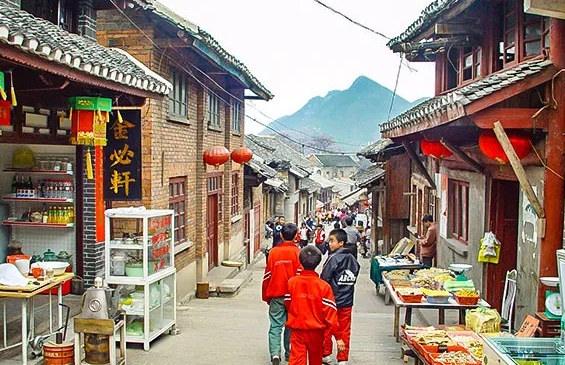 Dong-Village