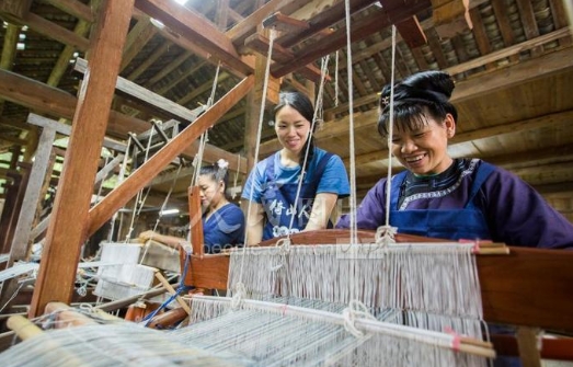 Dong-weaving-workshop