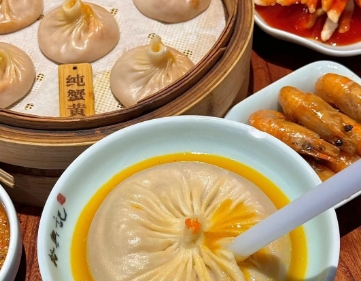 crab-roe-soup-dumplings