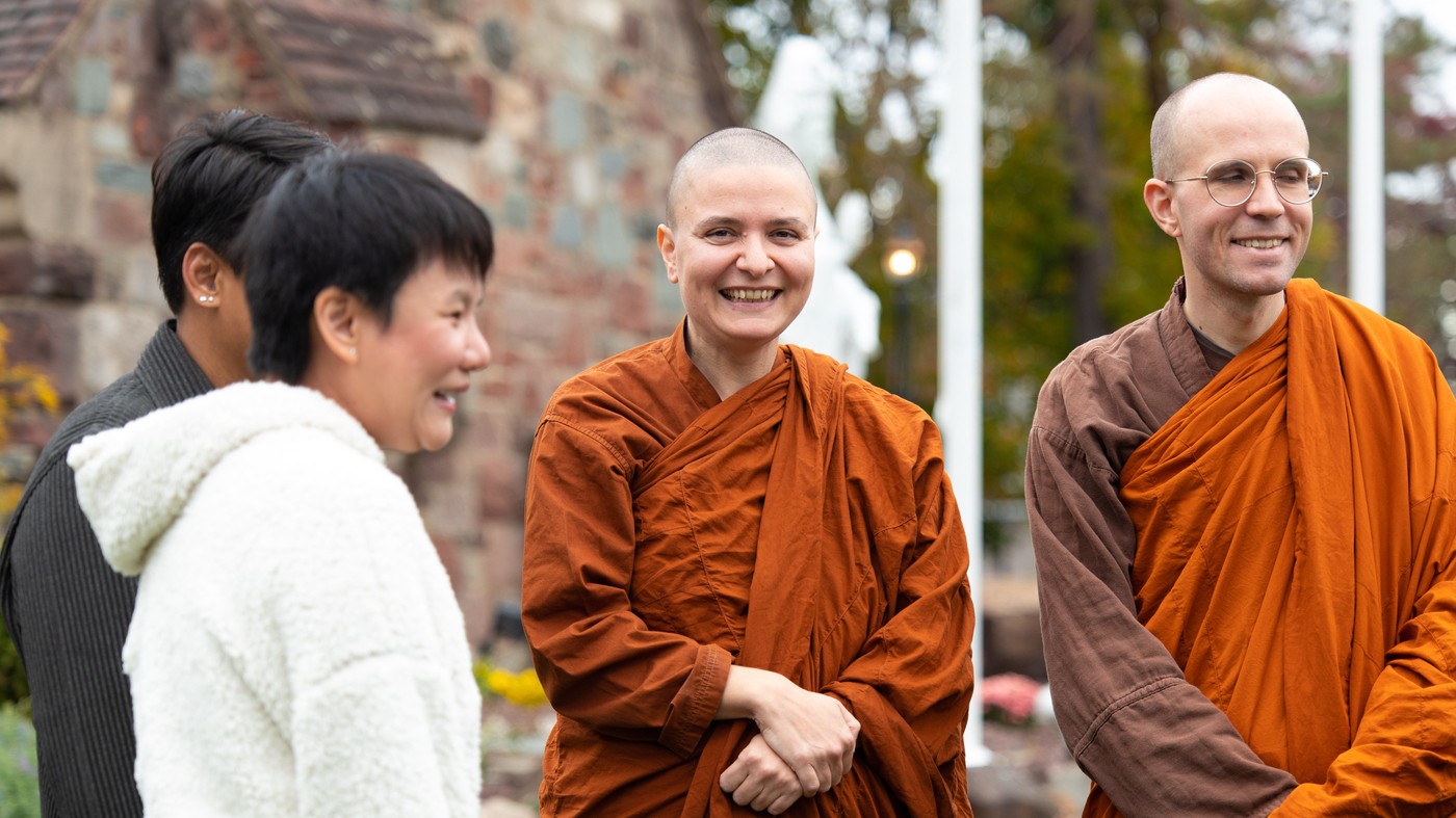 Buddhist-Monastic-Life-Experience