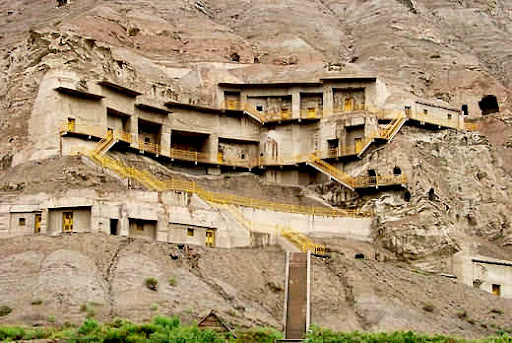 Bezeklik-Thousand-Buddha-Caves-1