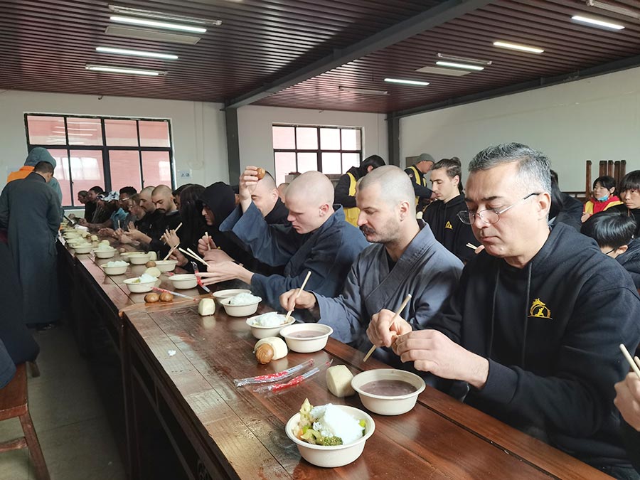 taking_monks_lunch_in_the_Shaolin_Temple taking_monks_lunch_in_the_Shaolin_Temple
