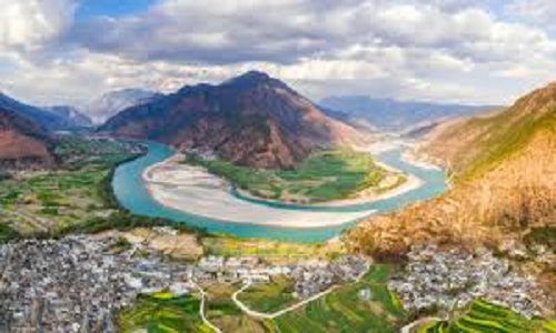 First-Bend-of-the-Yangtze-River