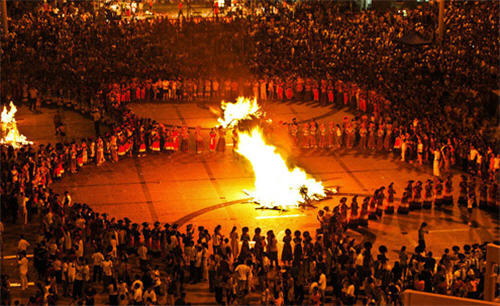 Lisu-ethnic-bonfire-dance-1