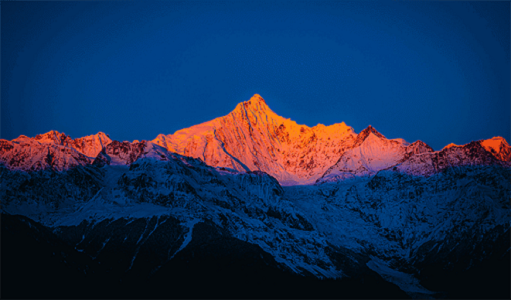 sunrise-over-Meili-Snow-Mountain-1