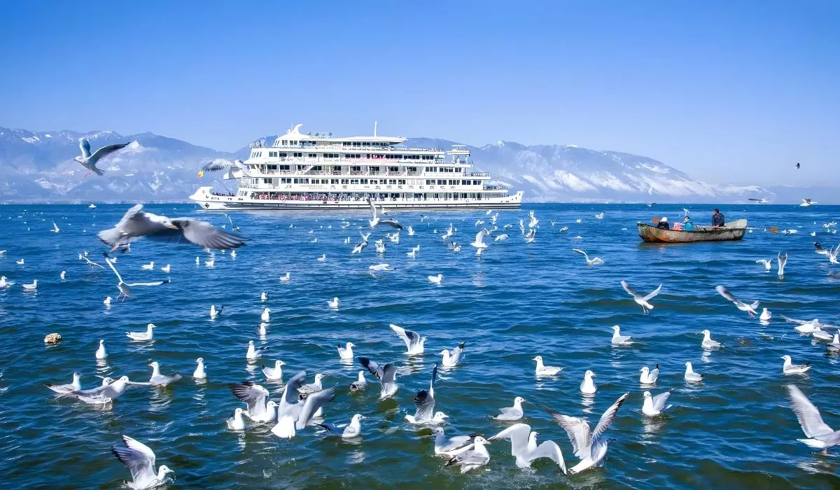 Erhai_Lake_Cruise.jpgg