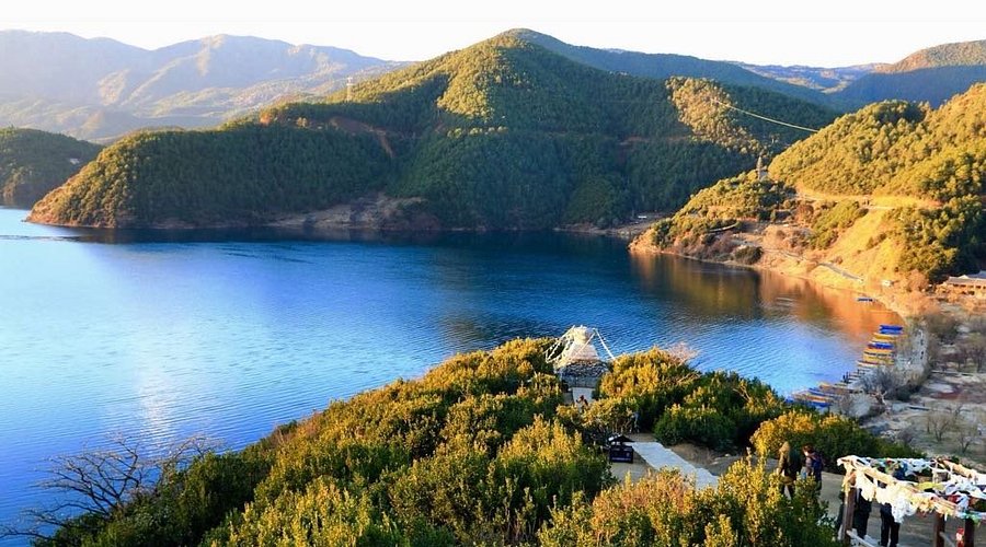 lugu-lake