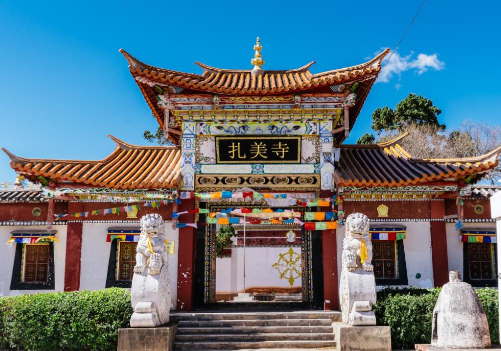Lugu-Lake-Monastery-1