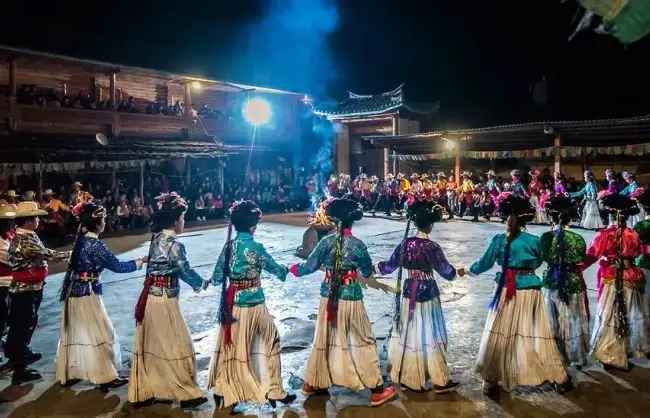 Lugu-Lake-Mosuo-Bonfire-Party