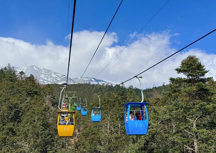 yulong-snow-mountain-cable-car