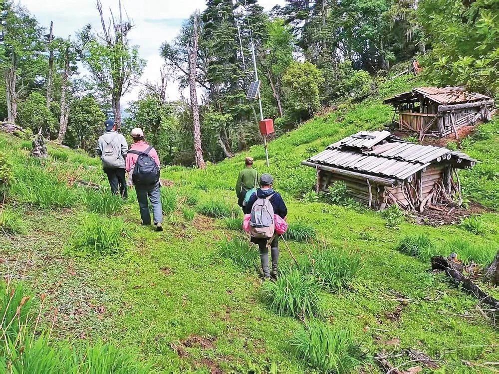 Bazhu-Tibetan-Village-1