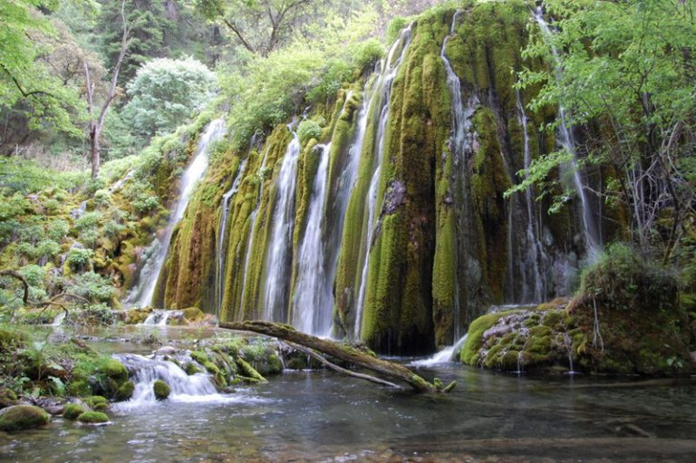 qicai-waterfalls-of-niru-village