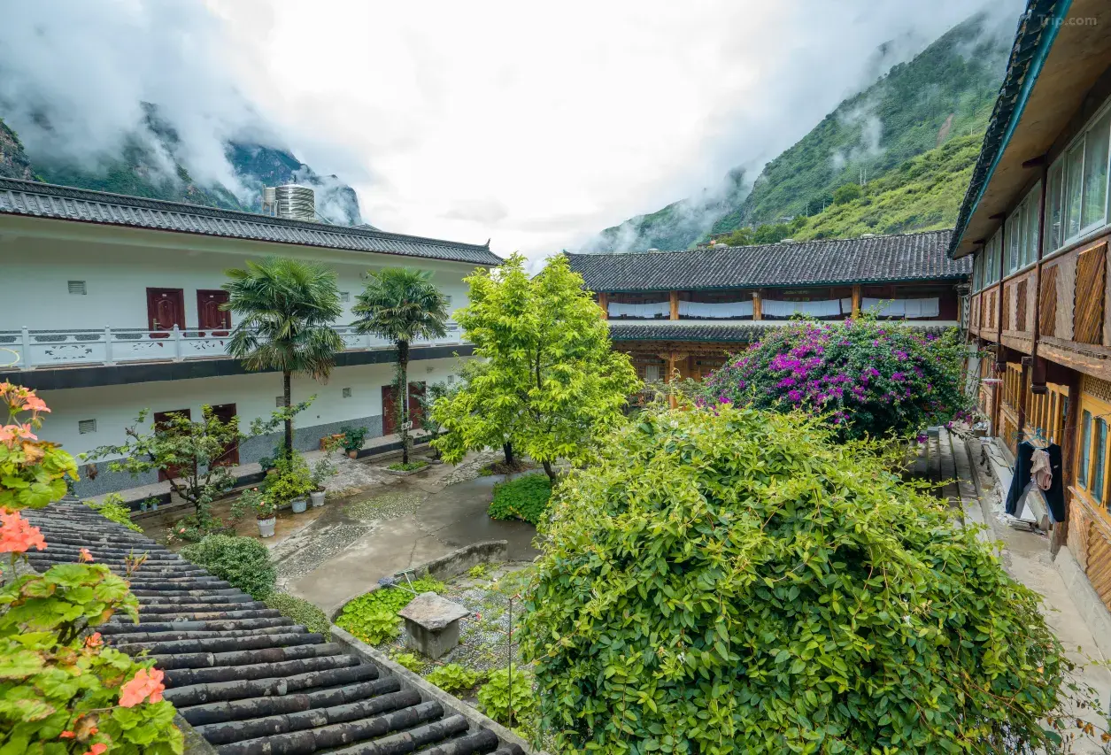 Teacher-Zhang’s-Guest-House-1
