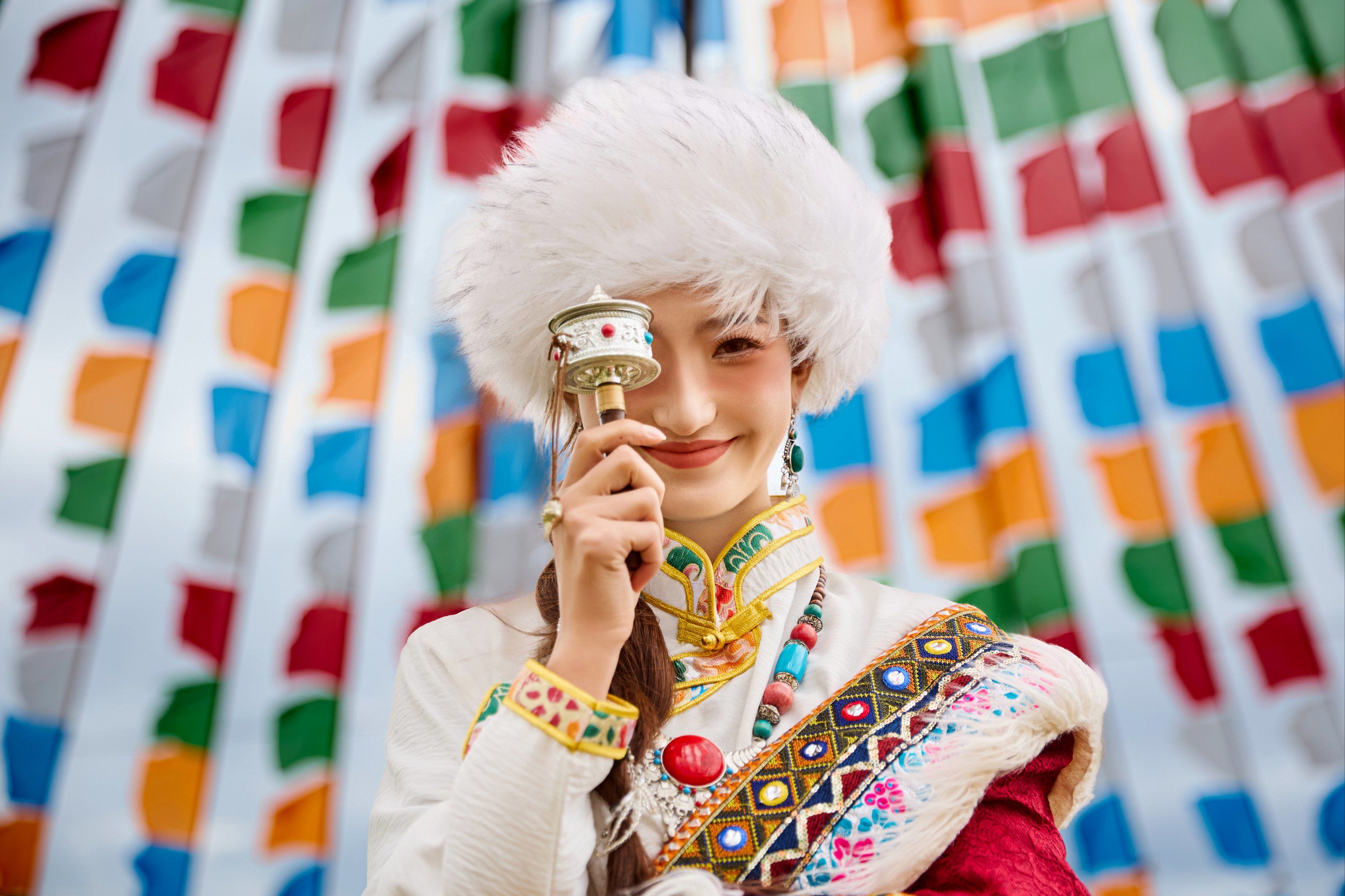 Tibetan-Traditional-Costume-Experience