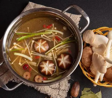 mushroom-hotpot-01