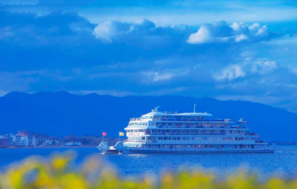 Dali-Erhai-Lake-Boat-Tour