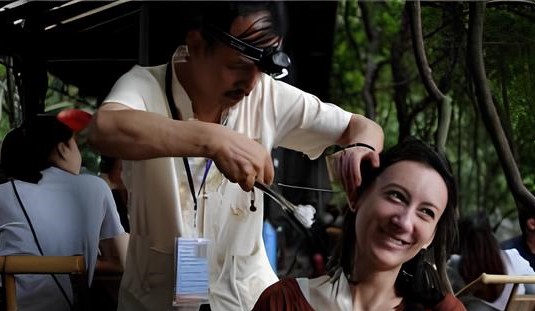 Ear-Cleaning-Experience Ear-Cleaning-Experience