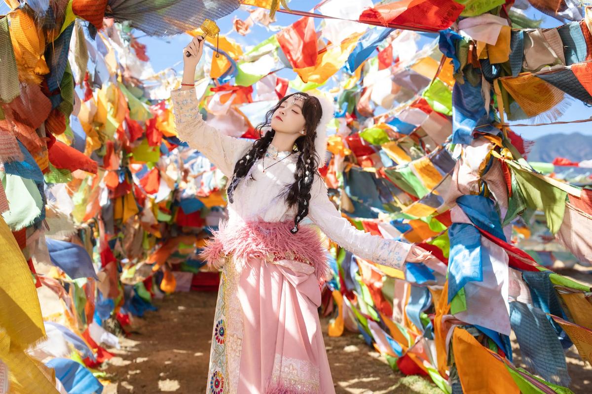 Lijiang-Tibetan-Costume-Photoshoot-Experience-1